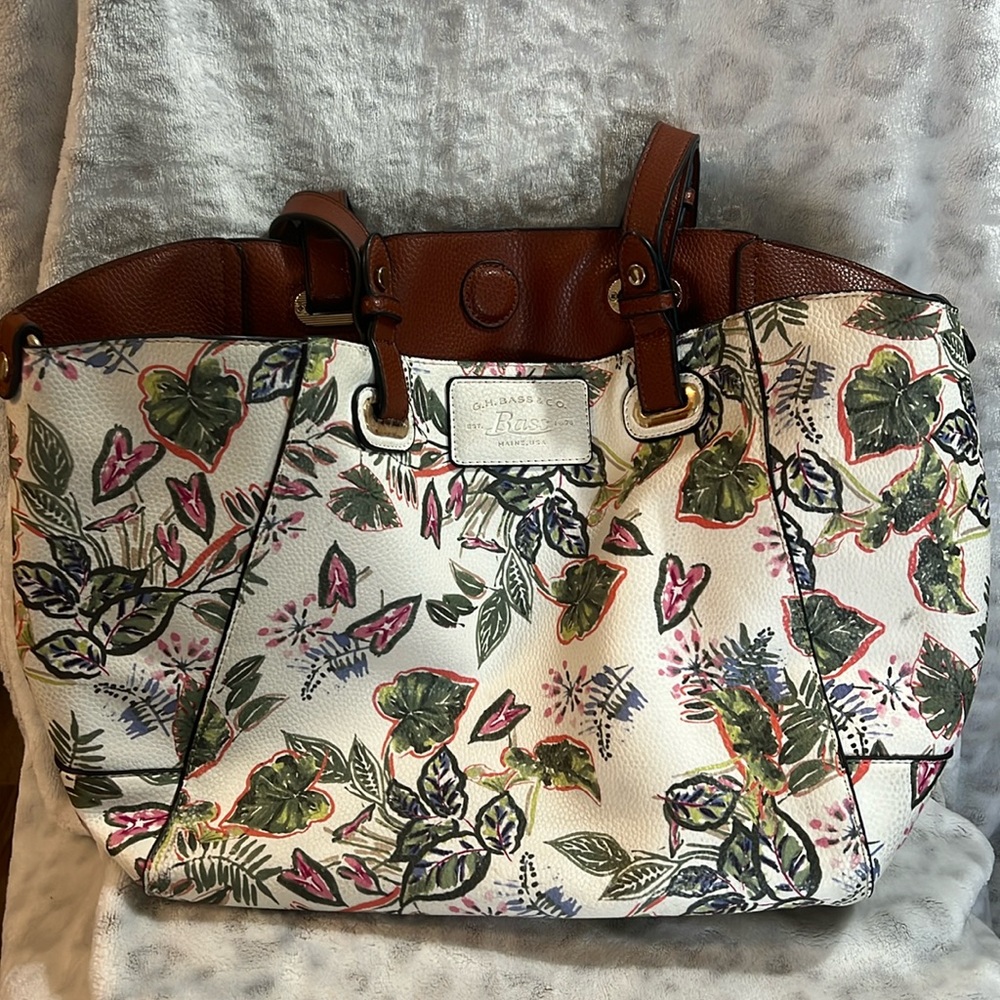 This beautiful  Bass bag!